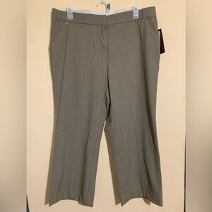 Briggs Women’s Stretch Capri Pants Size 18W